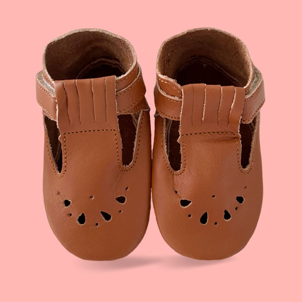 Babyslofjes sandalen bruin in sfeer