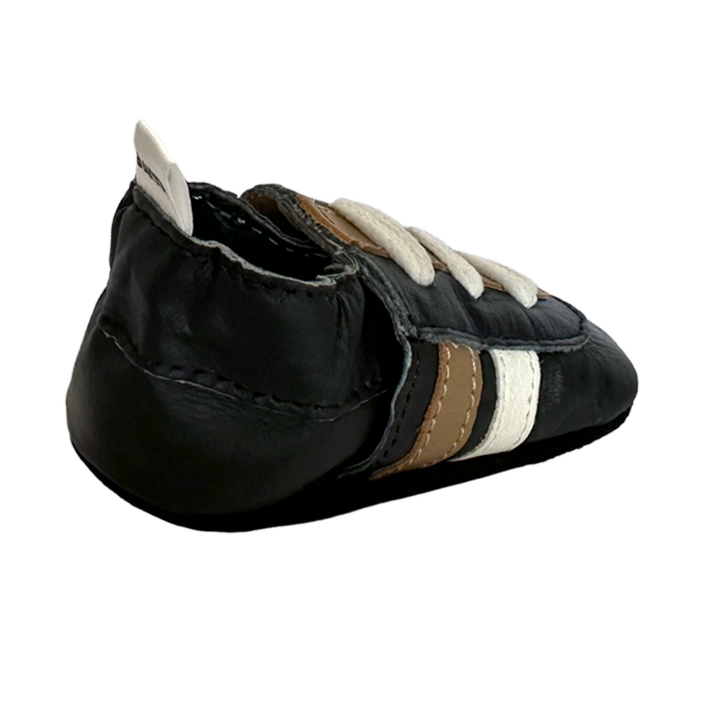 stoere babyslofjes trainer model zwart/wit/bruin achterkant