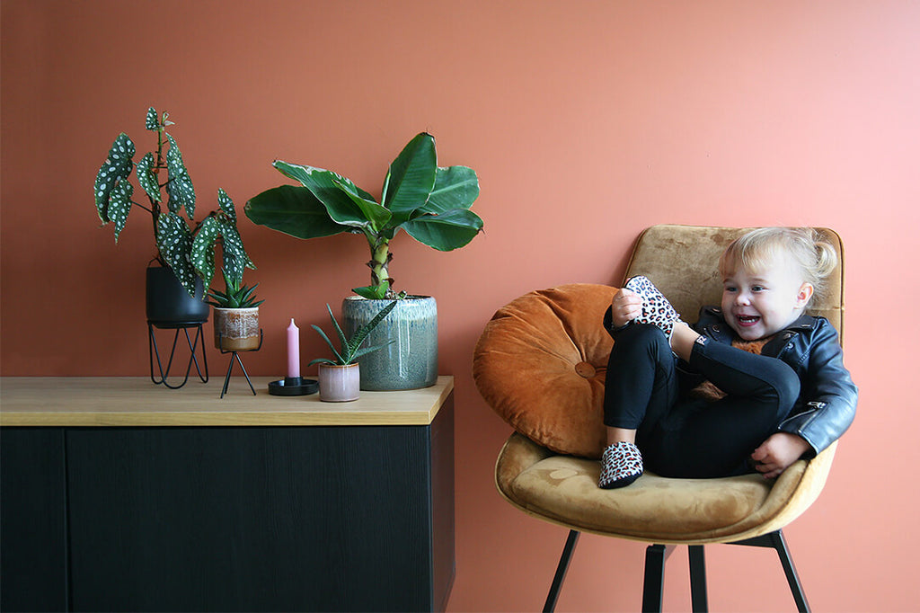 Babyslofjes model white leopard print gedragen door peuter